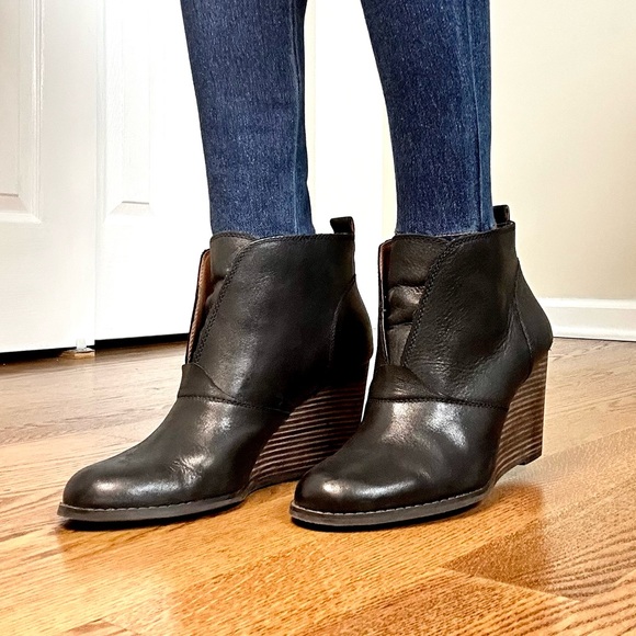Lucky Brand Black Leather Yinan Booties 10 - Picture 5 of 10